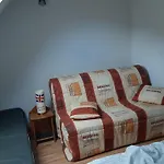 Appartement Duplex Pour 8 Pers. à Super-besse Avec Piscine - Fr-1-814-170 Super-Besse